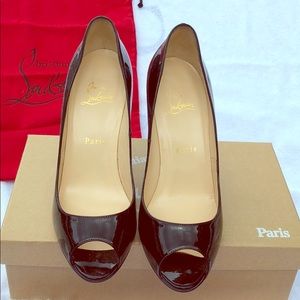 Christian Loubutin Yo-yo peep toe
